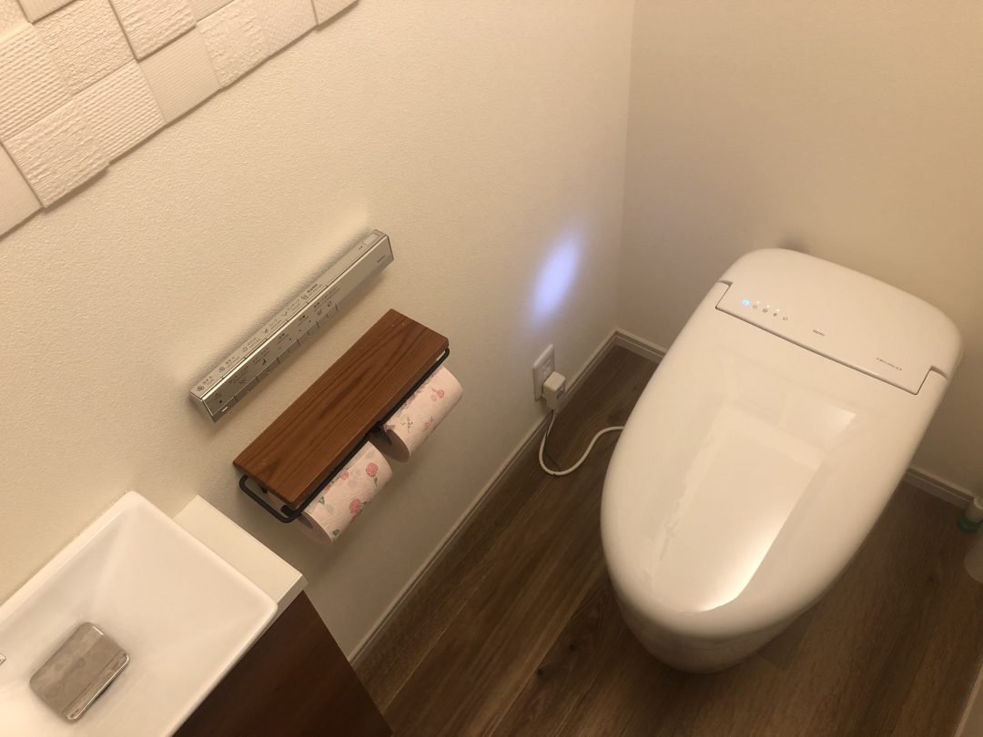 朝のトイレは… 神戸市西区のリフォーム・リノベーションなら あきよし建築工房